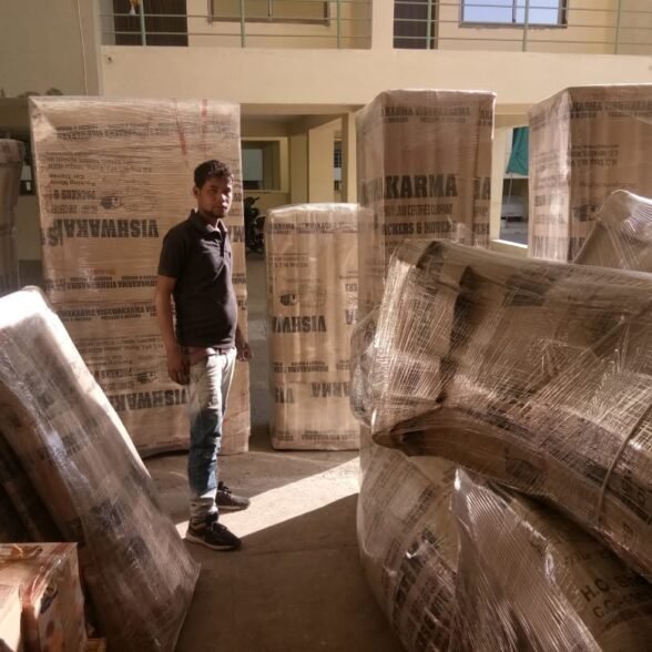 How Much Do Packers and Movers Charge for Local Shifting?