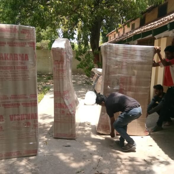 How Early Should I Book Packers and Movers?